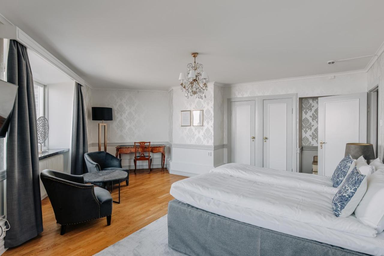 Hotel Gyllene Uttern Gränna Esterno foto