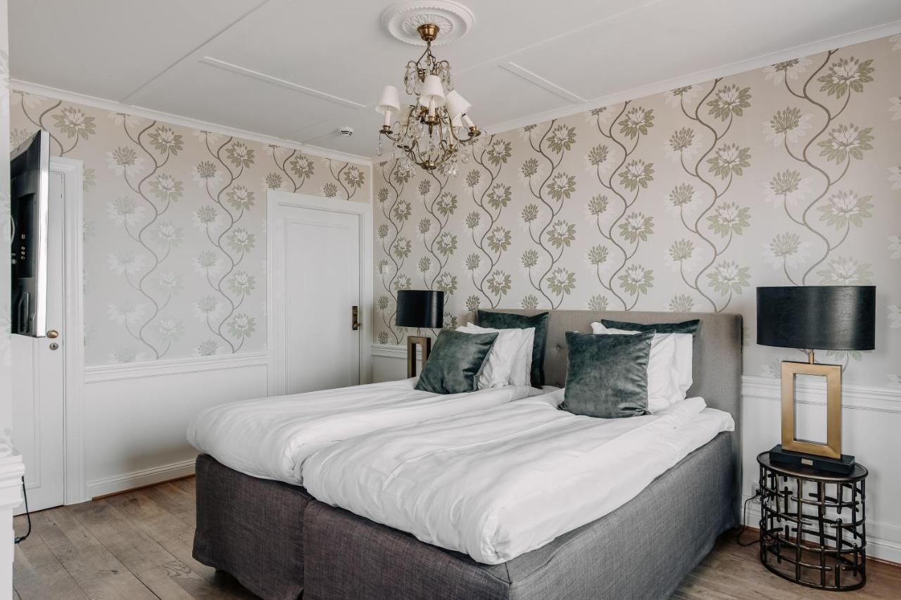 Hotel Gyllene Uttern Gränna Esterno foto