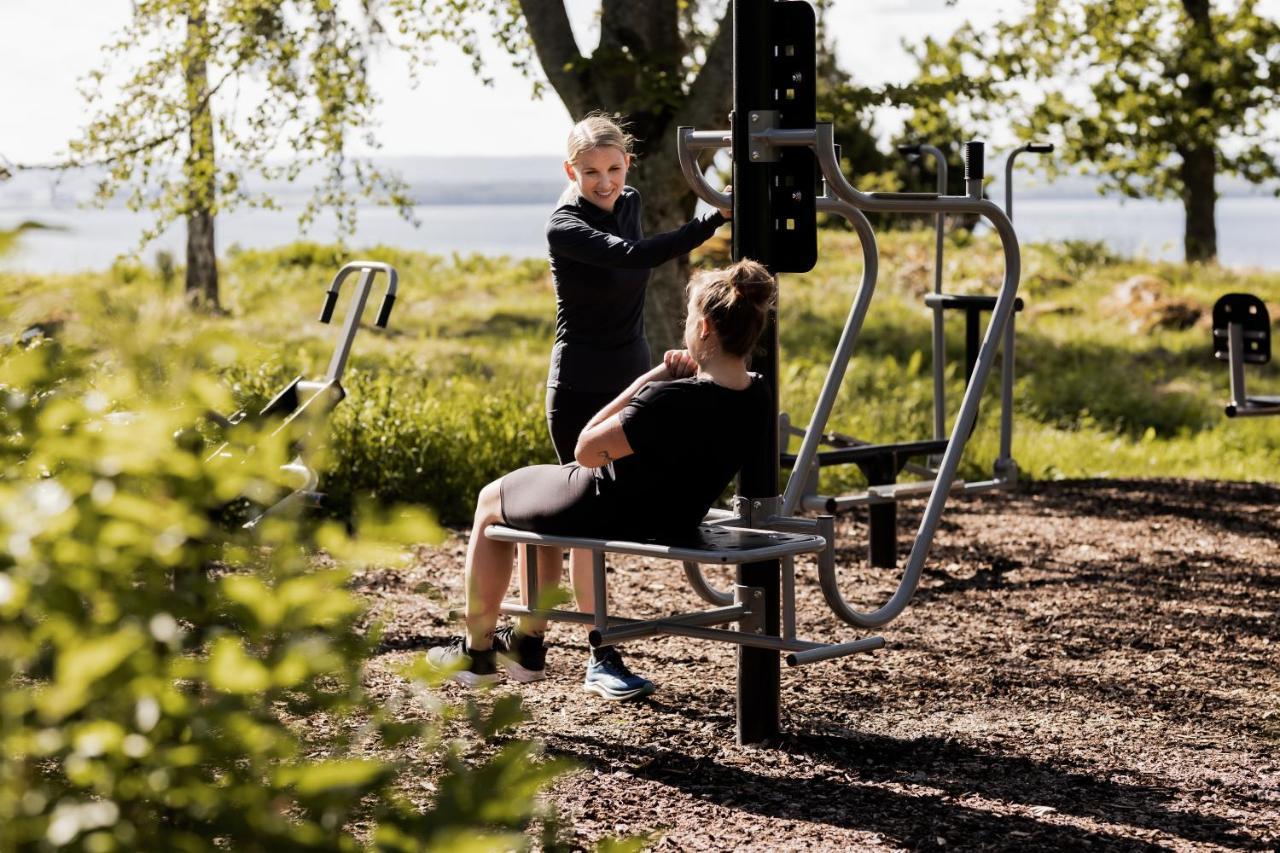 Hotel Gyllene Uttern Gränna Esterno foto