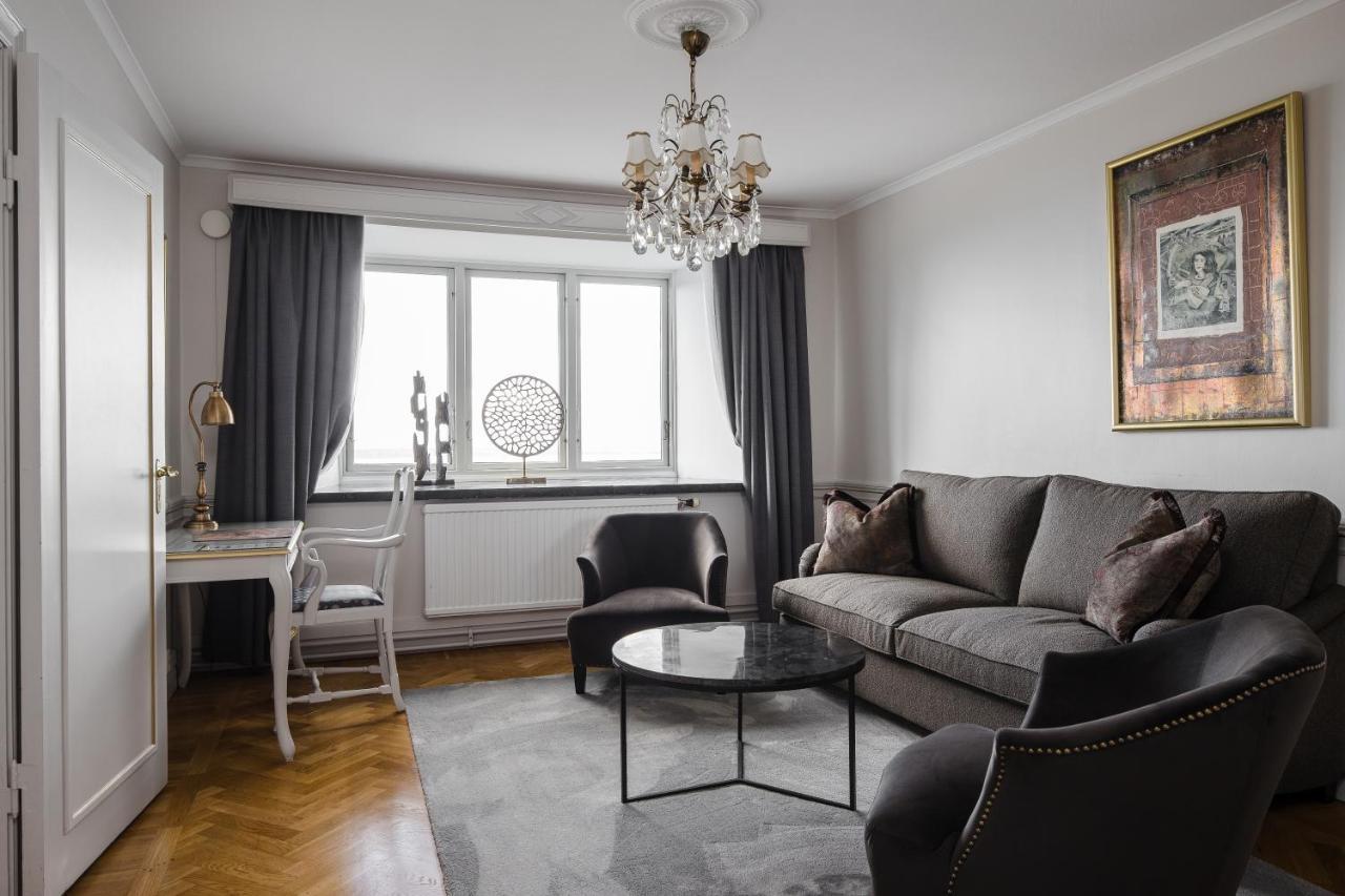 Hotel Gyllene Uttern Gränna Esterno foto