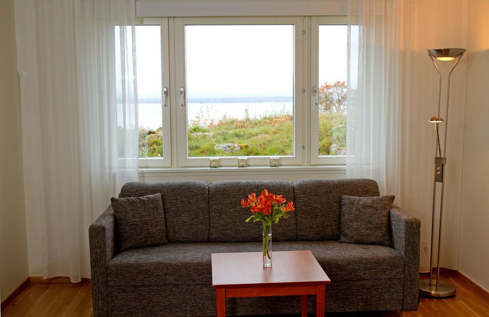 Hotel Gyllene Uttern Gränna Esterno foto