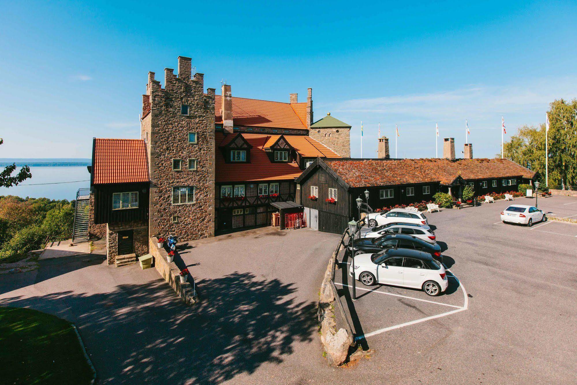 Hotel Gyllene Uttern Gränna Esterno foto
