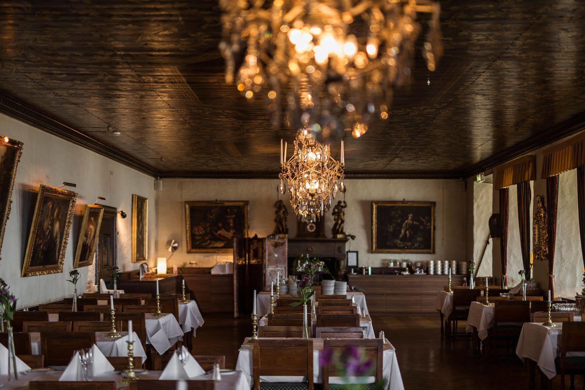 Hotel Gyllene Uttern Gränna Esterno foto