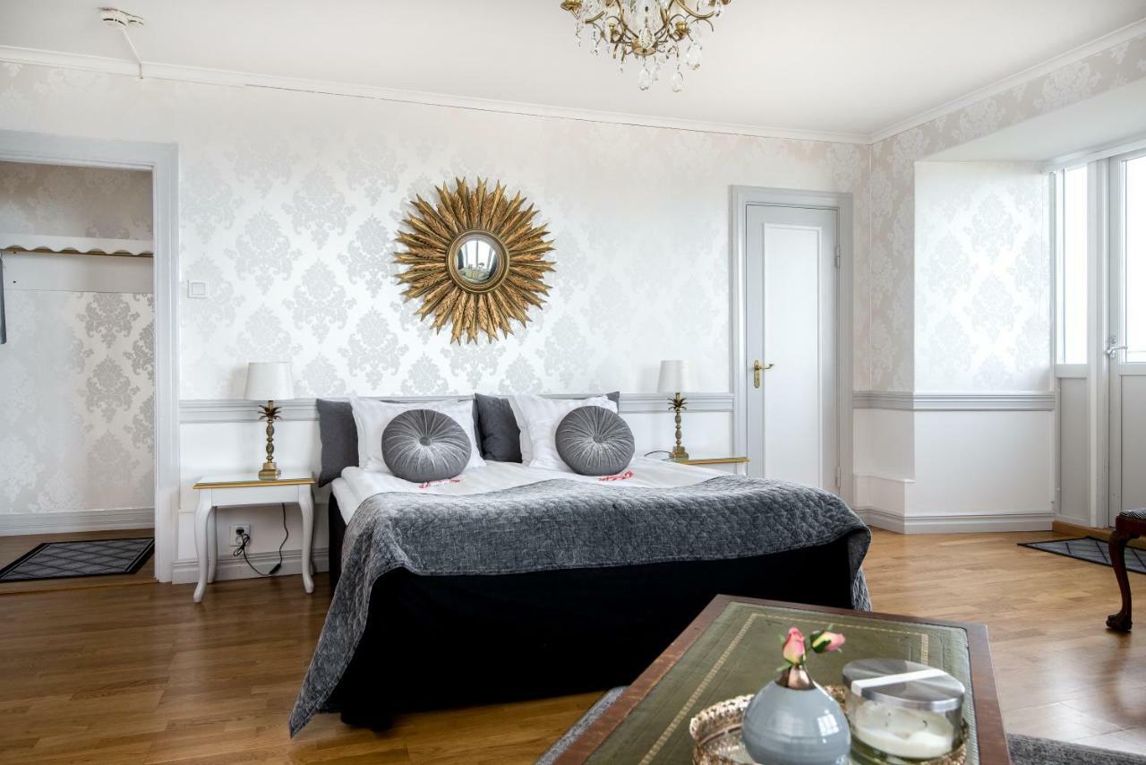 Hotel Gyllene Uttern Gränna Esterno foto
